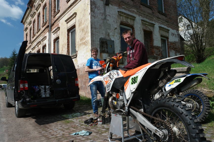 On my day that I wanted to find some silence in Broumovsko National Park I heard from these two Dutch guys that there was an international enduro race for motorcyclists…#CzechRepublic