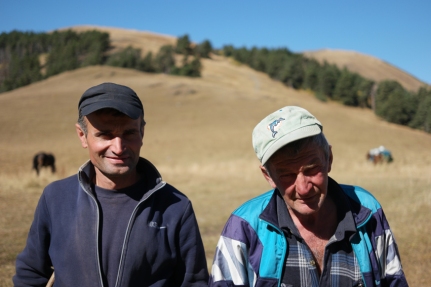 Before starting my bikehiking/bikepacking/Tusheti adventure I met these fellows lying in the sun, watching their sheep and horses. I verified with them if my planned direction was right. They said it wasn't possible with my bicycle. I knew it would be though… Once again I actually didn't listen to locals -oops- The man on the right offered me some candies for the road. Super sweet #Georgia
